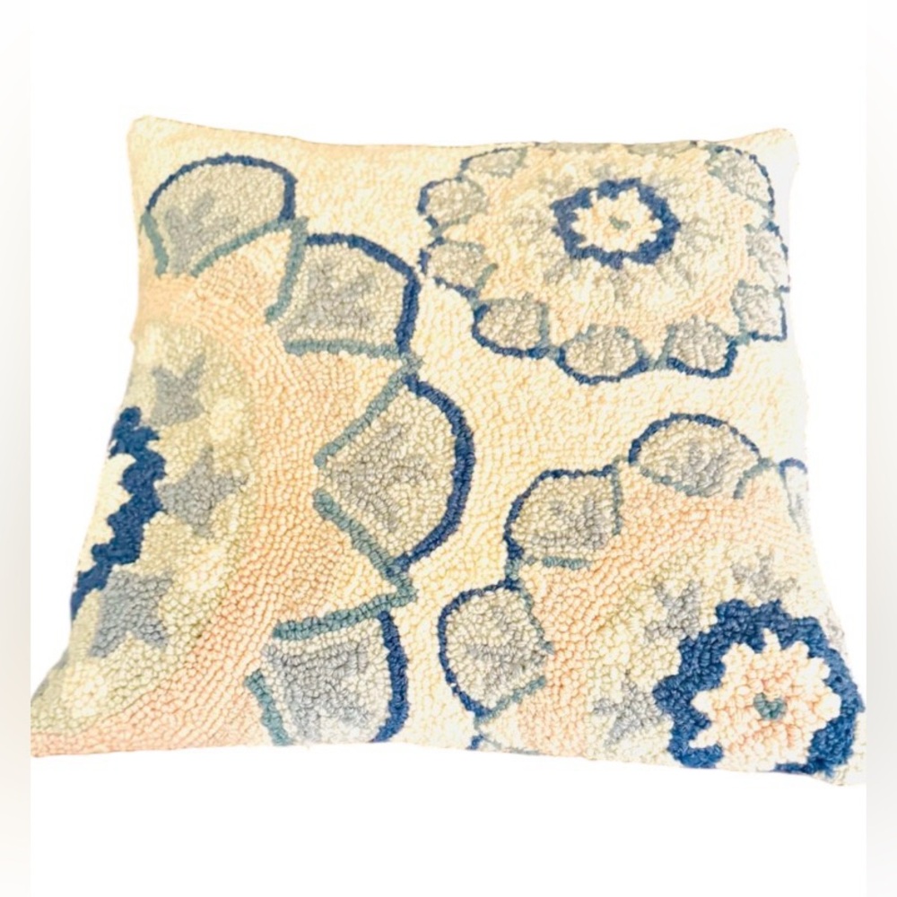 Vintage 16 in VivaTerra Boho Floral Latch Hook Wool Accent Pillow Cover Mandala